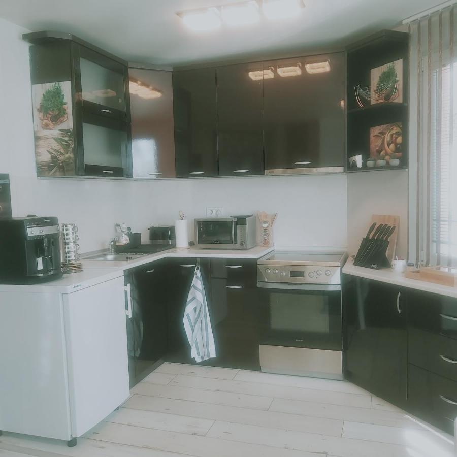 Saint Nicholas Varna Lovely 2 Bedroom Apartment With Sunny Garden Экстерьер фото