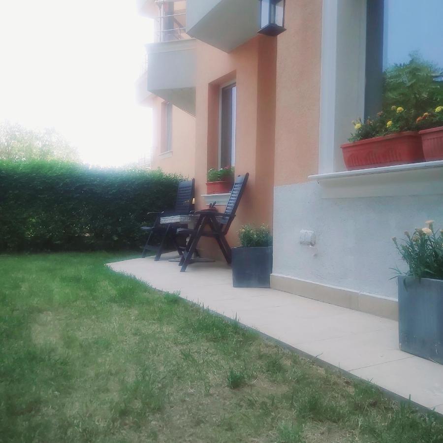 Saint Nicholas Varna Lovely 2 Bedroom Apartment With Sunny Garden Экстерьер фото