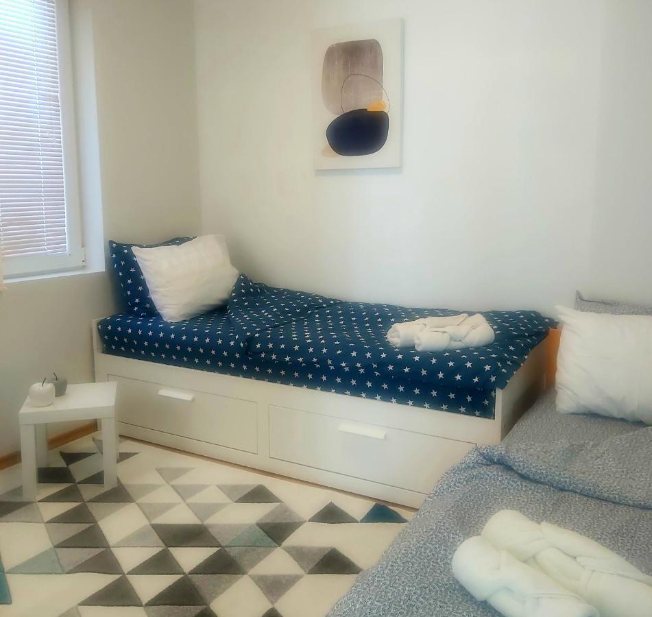 Saint Nicholas Varna Lovely 2 Bedroom Apartment With Sunny Garden Экстерьер фото